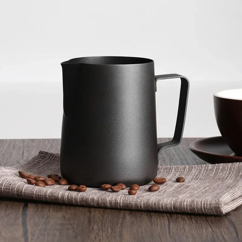 厚い黒色の350/600mlラテアートカップ、注ぎ口付き計量 - Milk Steaming Pitcher のレビューと価格