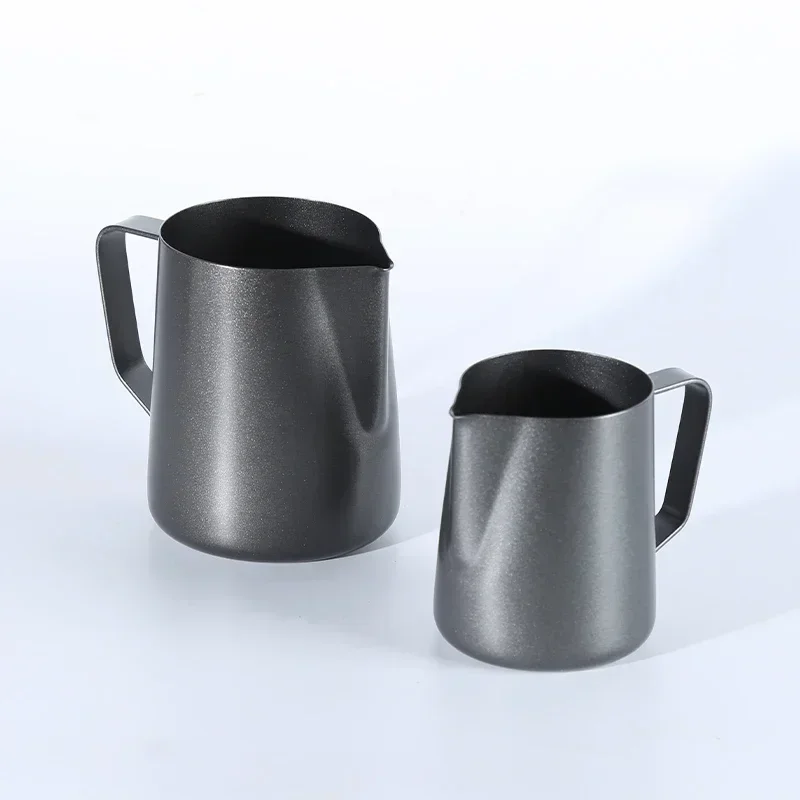 厚い黒色の350/600mlラテアートカップ、注ぎ口付き計量 - Milk Steaming Pitcher のレビューと価格